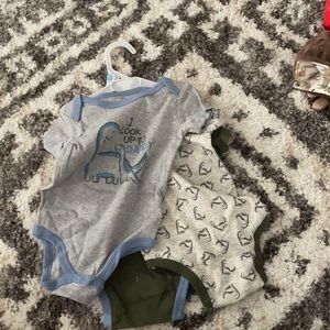 Brand new 3 set onesies
